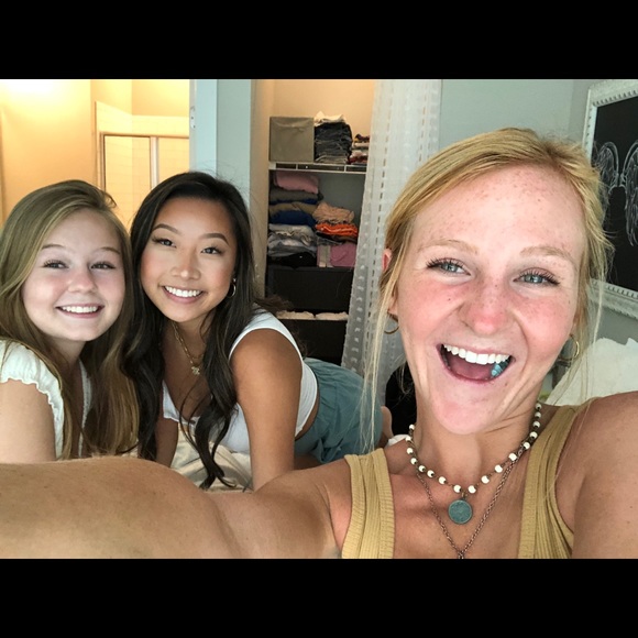 Meet your Posher, Taylor - Picture 5 of 7